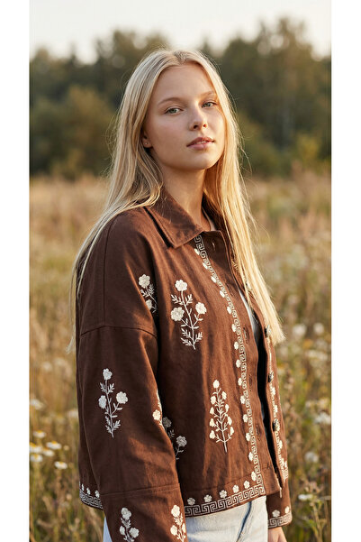 Matcha Butik سترة نسائية بنمط بوهيمي مطرزة بالزهور باللون البني