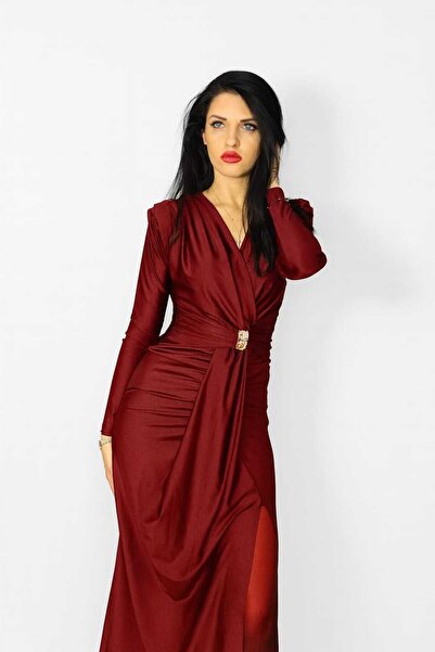 Diva Exclusive Fashion Elegant long dress made of fluid material with metal accessory