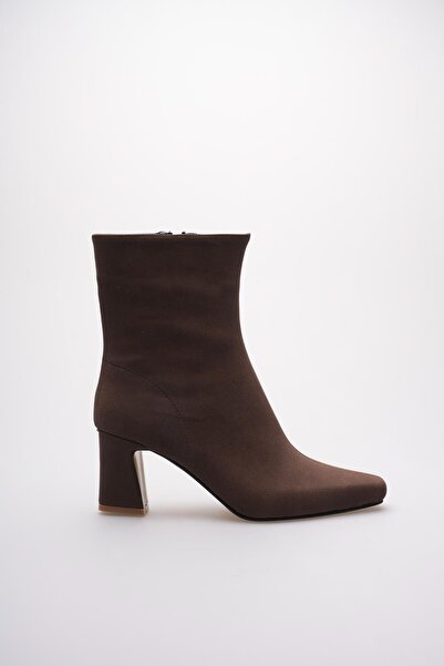 marchéo حذاء شتوي نسائي من Fiora ذو كعب سميك من الجلد السويدي باللون البني المر