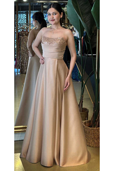 Abiyeniall Bakır Taş Detaylı Sırt Dekolteli Yırtmaçlı Kloş Etekli Saten Uzun ...