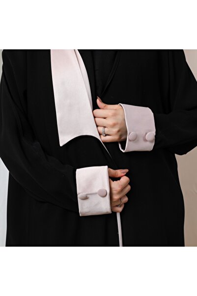 Leatherthreads Black abaya with pink silk details on the sleeves and collar