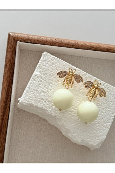 naaksesuar كريم أقراط على شكل نحلة من ماركة موديل