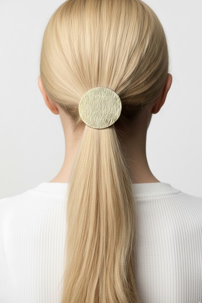 CAŞ DEKORASYON Cataramă din cauciuc detaliată din metal de culoare aurie