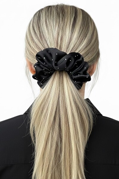 CAŞ DEKORASYON Cataramă de covrigi din satin de culoare neagră