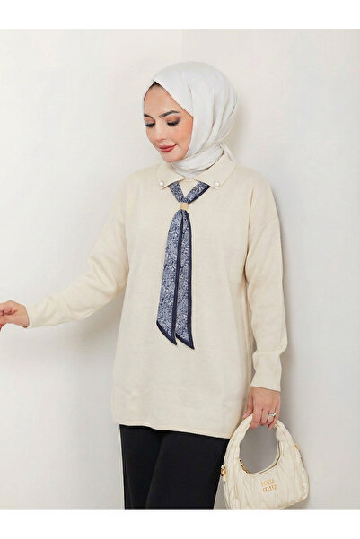 nacar çarşı Kadın Krem Fularlı ve İnci Düğmeli Yakalı Uzun Kollu Triko Tunik Kazak