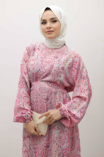 Tesettür Dünyası Φόρεμα με μοτίβο σάλι με ζώνη TSD250257 Ροζ