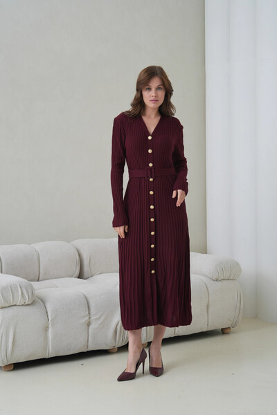 Park Karon Γυναικείο φόρεμα με λαιμόκοψη σε σχήμα V με κουμπιά και λεπτομέρεια ζώνης Maxi Size κοτλέ Πλεκτό φόρεμα