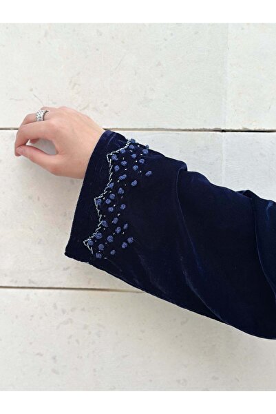 AYA mwt725 عباية مخمل بتطريز كحلي