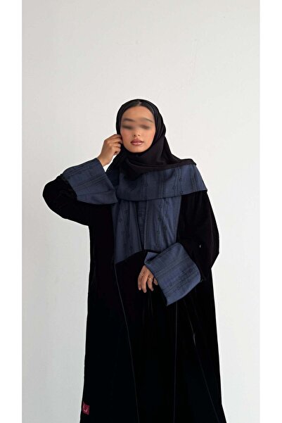 AYA mw1840 عباية مخمل مع اضافة تدخيلة الجاكار المطرز ليمنحك اطلالة راقية وعصرية