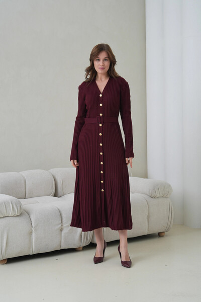 Park Karon Γυναικείο φόρεμα με λαιμόκοψη σε σχήμα V με κουμπιά και λεπτομέρεια ζώνης Maxi Size κοτλέ Πλεκτό φόρεμα