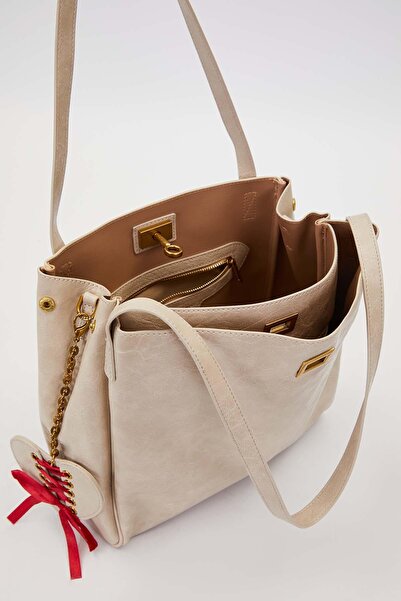 Levidor Gray knitted accessory detailed shoulder bag