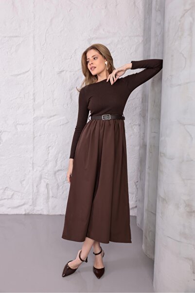 CKM MODA Φόρεμα Bella με ζώνη και βολάν μεσαίου μήκους καφέ