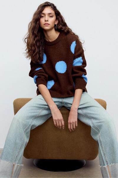 Stradivarius Puantiye desenli triko kazak