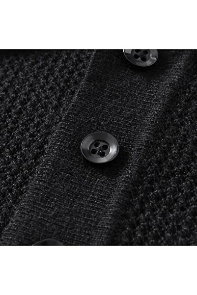 Giordano Men’s Textured Stitch Polo Neck Relaxed Fit Sweater