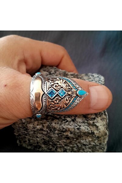 Atölye Lale Okçu Yüzüğü El İşçiliği Osmanlı Motifli Turkuaz Taşlı 925 Ayar Gümüş Erkek Yüzük – Vintage Tasarım