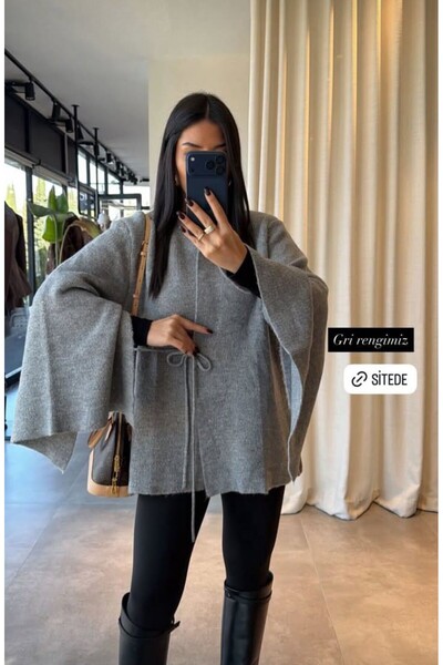 GİYSİ DÜNYASI 57 Poncho with Embroidered Fabric Lace Detail