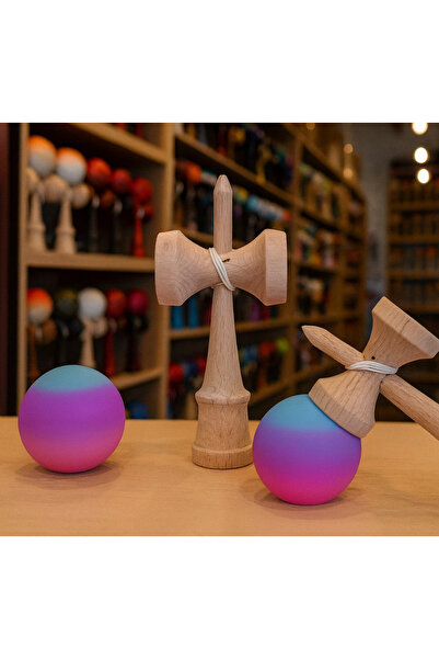 Inovius Kendama din lemn 18 cm, Bila Cauciucata, Diverse Culori - KEND5550