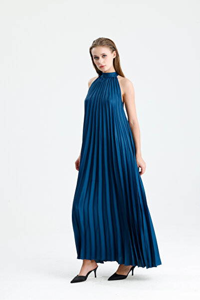 Sense Σατέν μάξι φόρεμα με ψηλό λαιμό και λεπτομέρεια πλισέ | Elb34513 Ινδίγκο