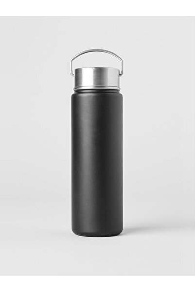 GENERAL Stainless steel vacuum insulated thermos, suitable for holding water, i with a capacity of 710 ml