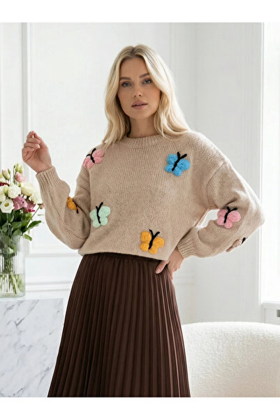 UniqueStore.ro Beige sweater with colorful 3D butterflies