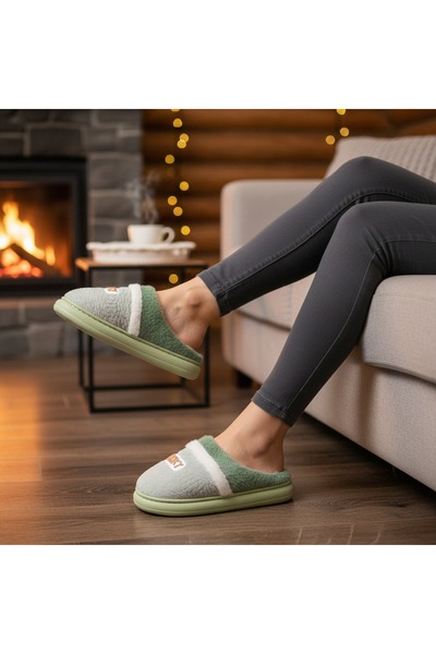 OEM Fluffy, warm and relaxing house slippers, comfortable slippers, for women...