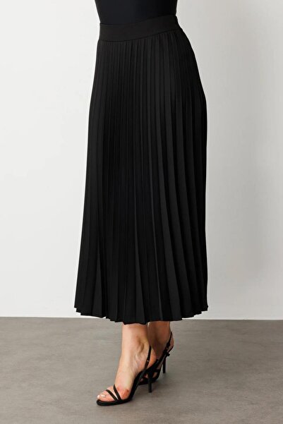 Nazen Giyim Pleated maxi skirt for women - black - style 1070-2y5