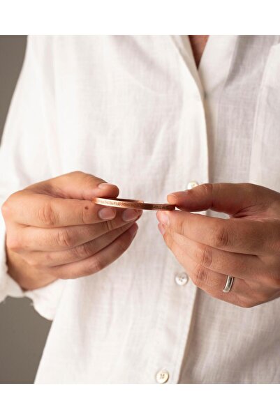 Sırlı Sepet İçi Çizgi Desenli Dışı Ayetel Kürsi Yazılı İnce Bakır Bilezik