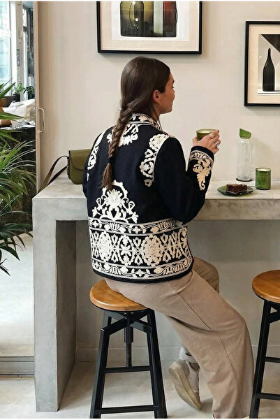 FEMELLE Women's Black Tassel Embroidered Cashmere Jacket