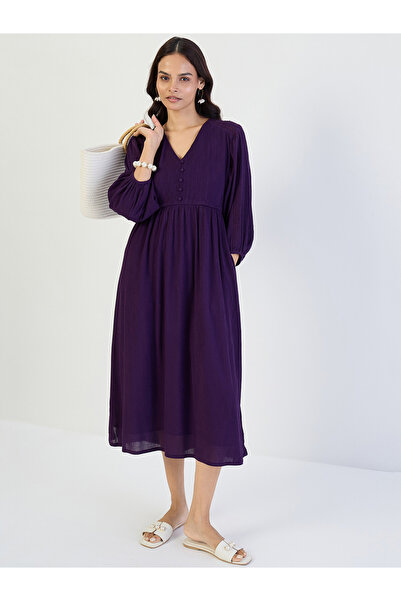 Styli Deep Purple Crinkled Lace Detail Midi Dress