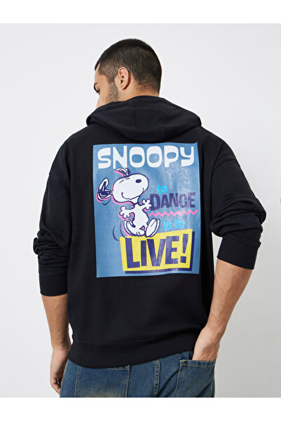 Styli Men Black Snoopy Graphic Print Oversized Hoodie