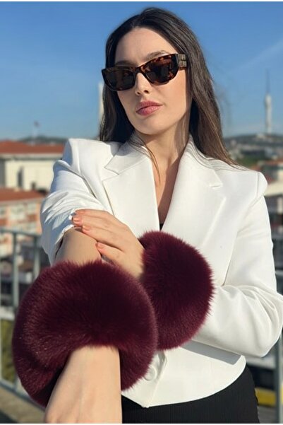 Mollycrush Women's Faux Fur Arm Cuffs – Model with Arm Accessories