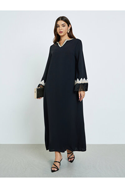 Styli جلابية ماكسي من الدانتيل باللون الأسود