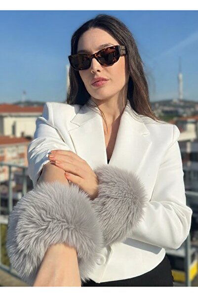 Mollycrush Women's Faux Fur Arm Cuffs – Model with Arm Accessories