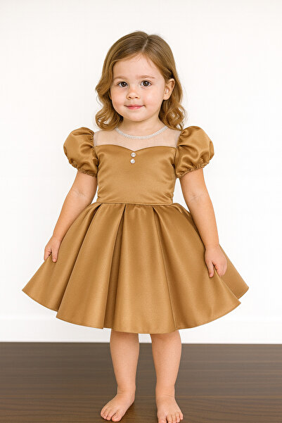 MUSGEM Βραδινό φόρεμα για κορίτσια με κοντό μανίκι με λεπτομέρεια από πέρλες σε ειδικό σχέδιο (ανοιχτό καφέ)