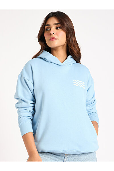 Femmella By Styli هودي من الصوف برسومات كبيرة الحجم باللون الأزرق الفاتح
