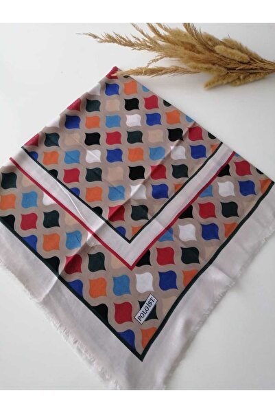 Bonjela Polo este o eșarfă cu franjuri