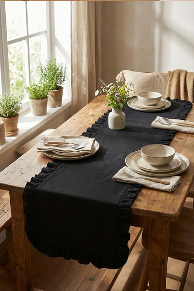 YUNUSOĞLU HOME Black Ruffled Table Runner 150X50 cm – Stylish Decorative Tablecloth