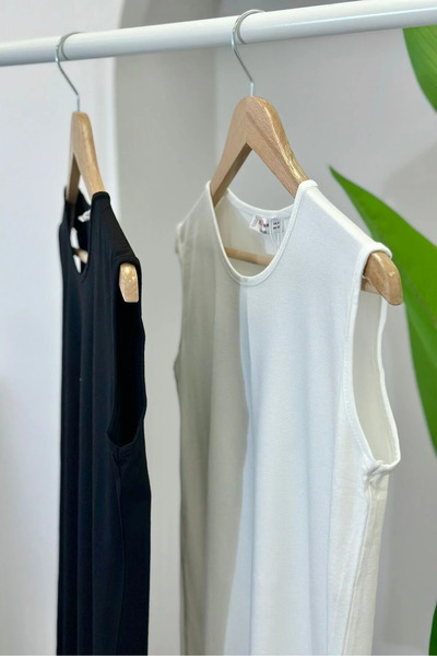 dgs look White Basic Zero Sleeve Undershirt Tunic