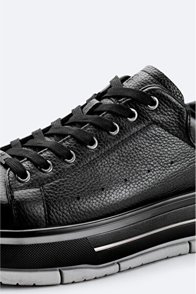 Avva Men's Black 100% Leather Flexible Sole Lightweight Casual Shoes A52Y8017