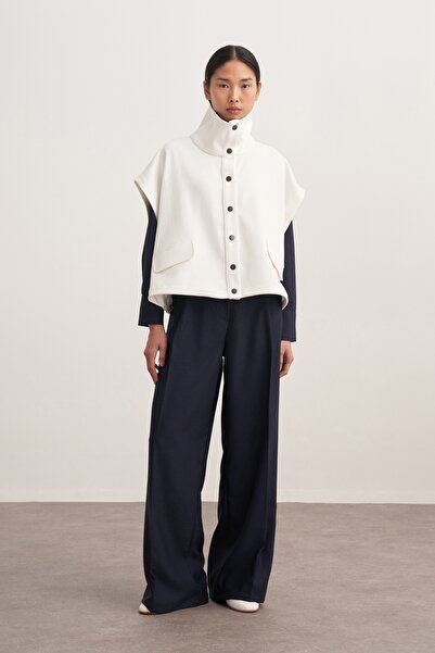 EBU Prive Γυναικείο γιλέκο με ψηλό γιακά εκρού