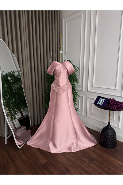 Generic A luxurious Mikado evening gown with hand-embroidered pearls - an elegant look in soft pink