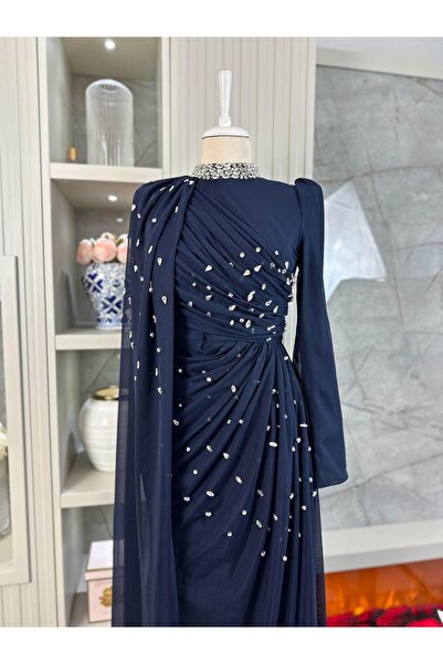 YuSeM Emily Abiye Lacivert