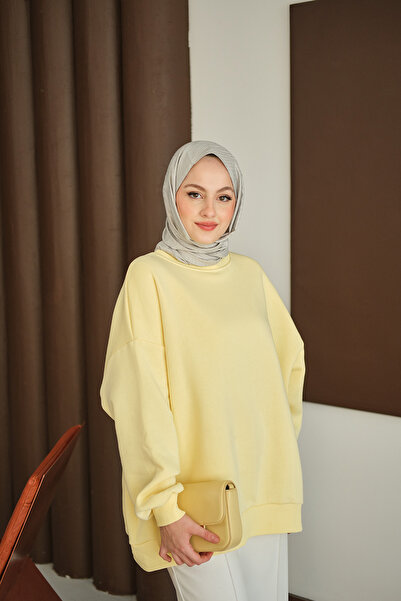 LOCCO Γυναικείο πουλόβερ με λαιμόκοψη και κίτρινο χρώμα