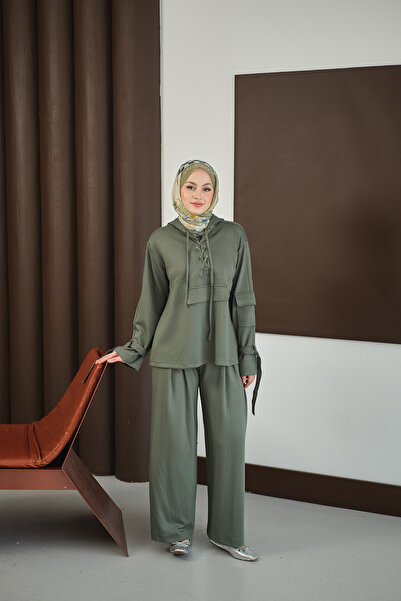 LOCCO Γυναικείο κοστούμι με λεπτομέρεια σταυρωτού σχήματος στο μπροστινό μέρος πράσινο