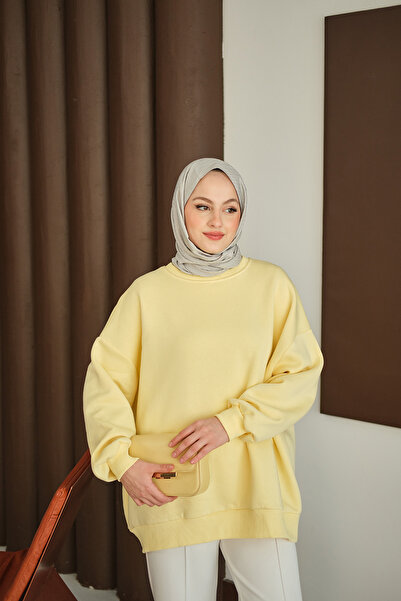 LOCCO Γυναικείο πουλόβερ με λαιμόκοψη και κίτρινο χρώμα