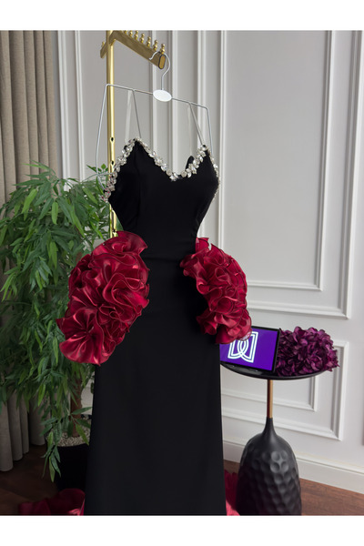 Generic Original Crepe Ferrari evening dress - Jazar embroidered with roses and a flared skirt - in black and red