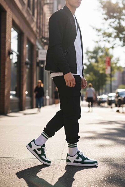 Nike حذاء كاجوال رجالي أخضر اللون من كورت فيجن لو