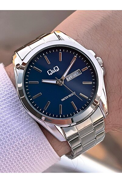 Q&Q Steel Band Calendar Dial 2 Years Warranty 3 Atm Water Resistant Men's Wristwatch Qq.E2001.A2