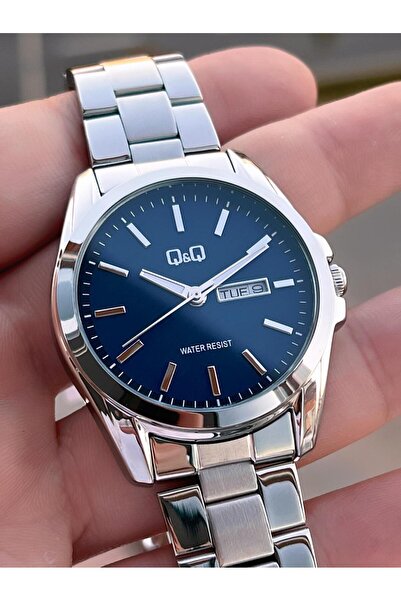 Q&Q Steel Band Calendar Dial 2 Years Warranty 3 Atm Water Resistant Men's Wristwatch Qq.E2001.A2