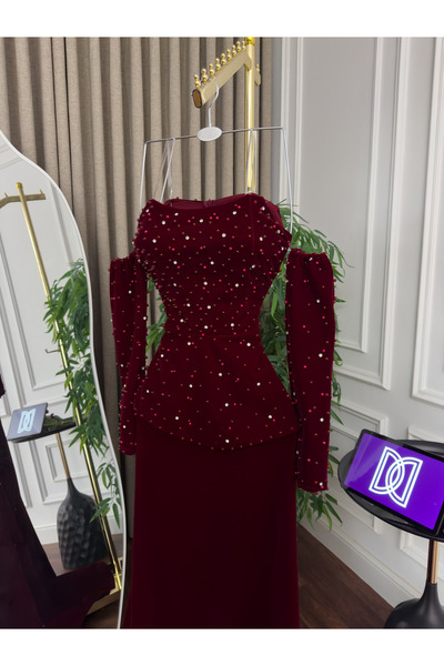 Generic Luxurious wool evening dress with full pearl and sequin embroidery - off-shoulder design with long sleeves - deep burgundy color